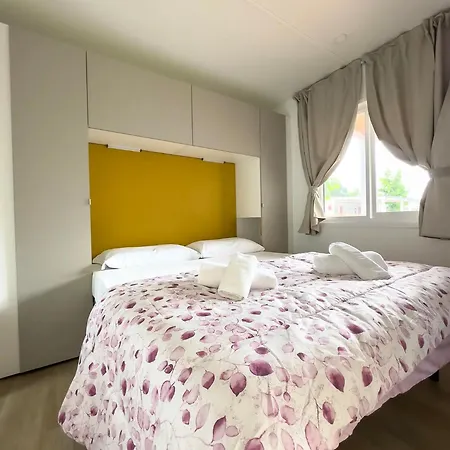 Campingplads Solcio Village *